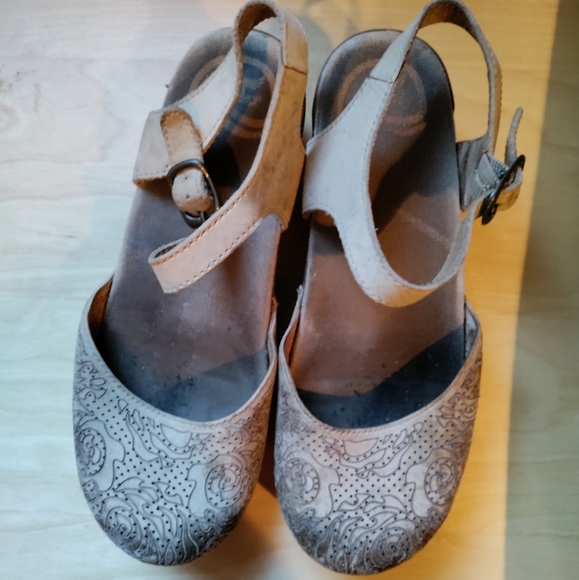 Dansko Heels / Clogs - Picture 1 of 7